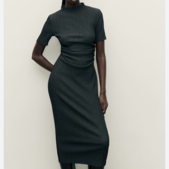 Zara Dresses & Skirts - Zara Textured Crepe Midi Dress NWT